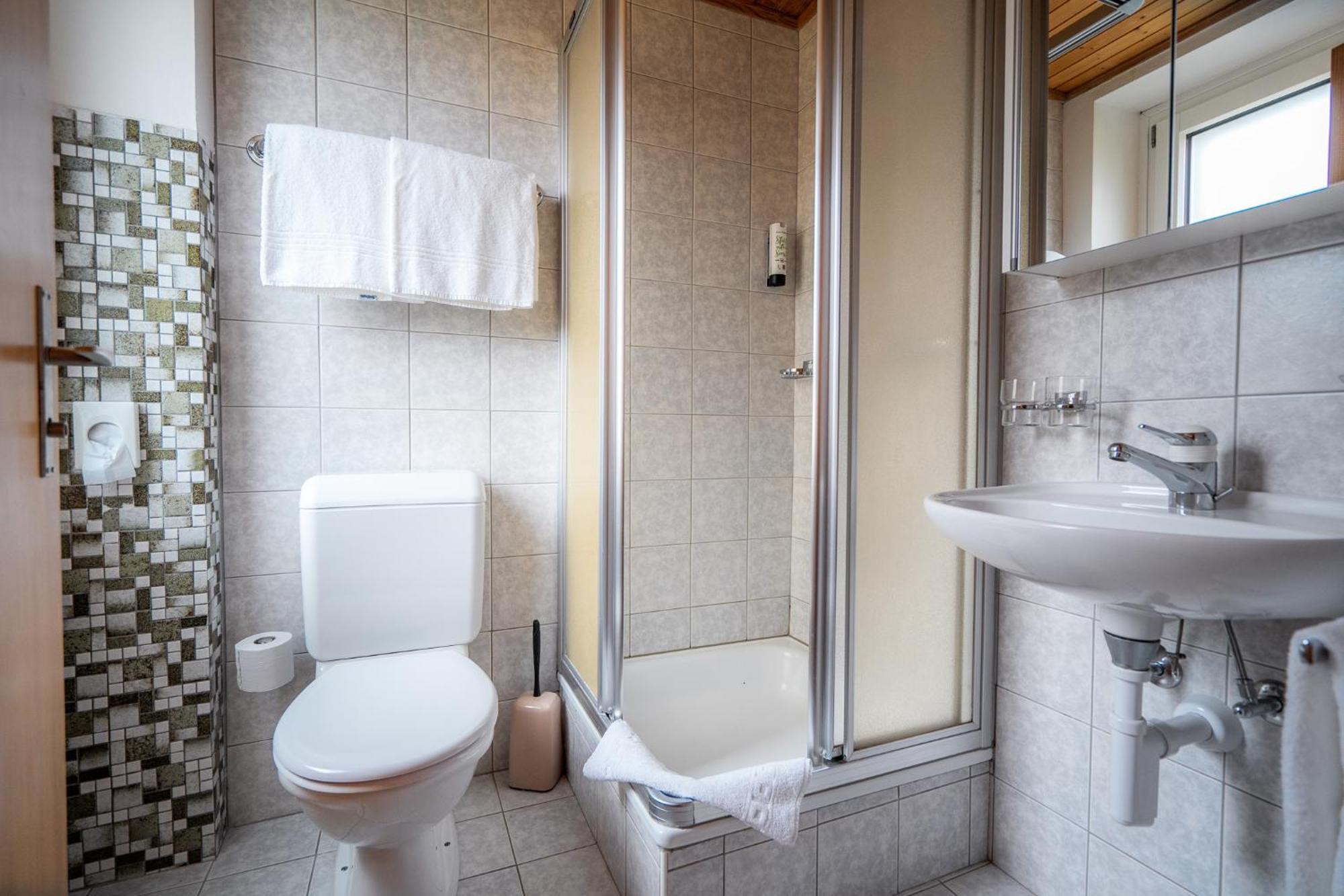 Hotel Haus Schoenstatt Contactless-Check-In Brig Luaran gambar