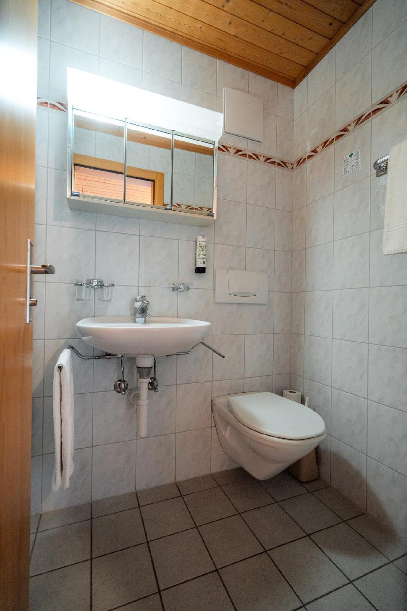 Hotel Haus Schoenstatt Contactless-Check-In Brig Luaran gambar